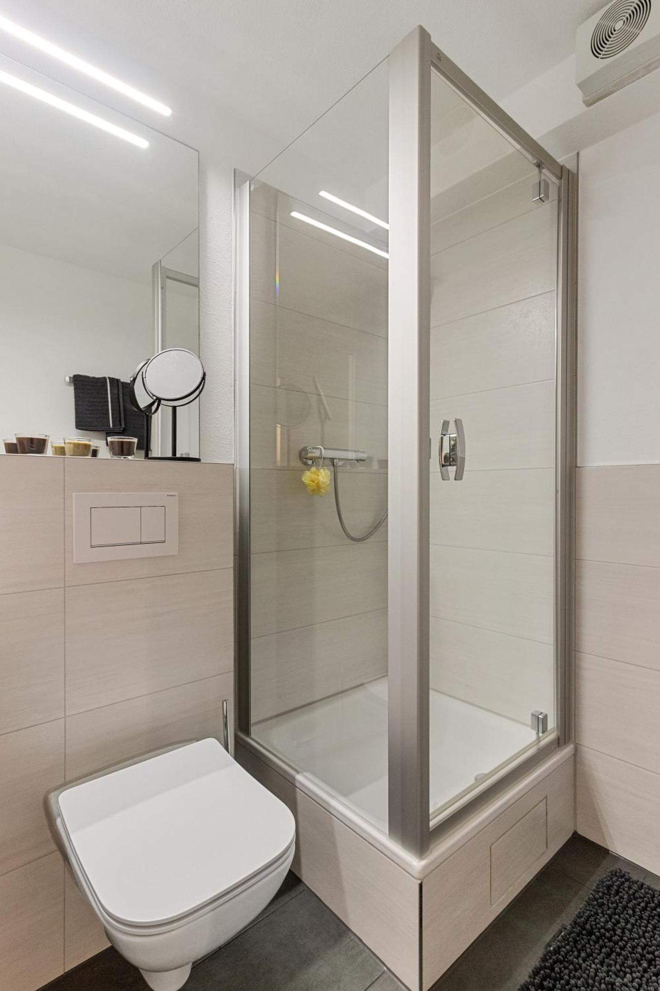 Appartement Fuer 1-2 - Wlan - Parkplatz - Homeoffice Кайзерслаутерн Екстериор снимка